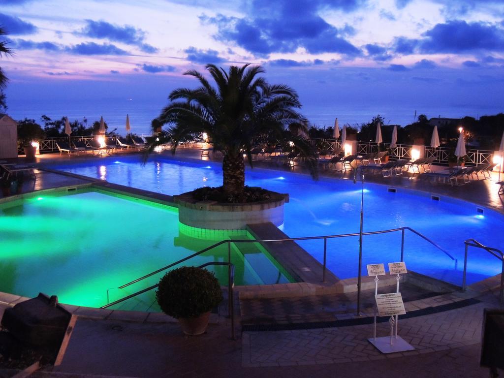 Paradiso Terme Resort & Spa Con 5 Piscine Termali Форио Экстерьер фото